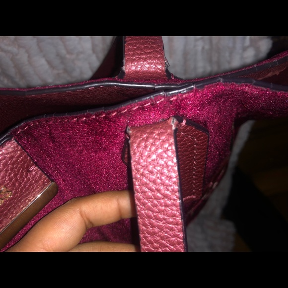 GUESS Reversible Embroidered Tote - Picture 4 of 7